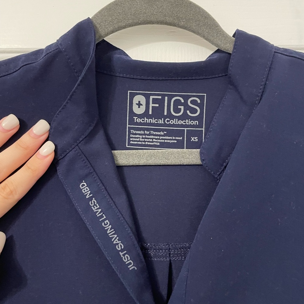 Navy Figs Rafaela Oversized Scrub Top XS